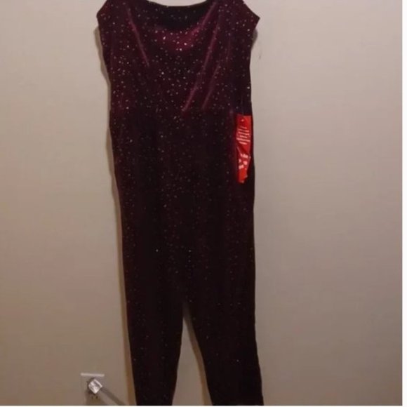 Speechless Wine Cranberry Velvet Jumpsuit Glitter Confetti - Picture 3 of 8